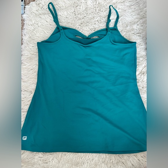 - Fabletics flower detail cutout top - Picture 3 of 3